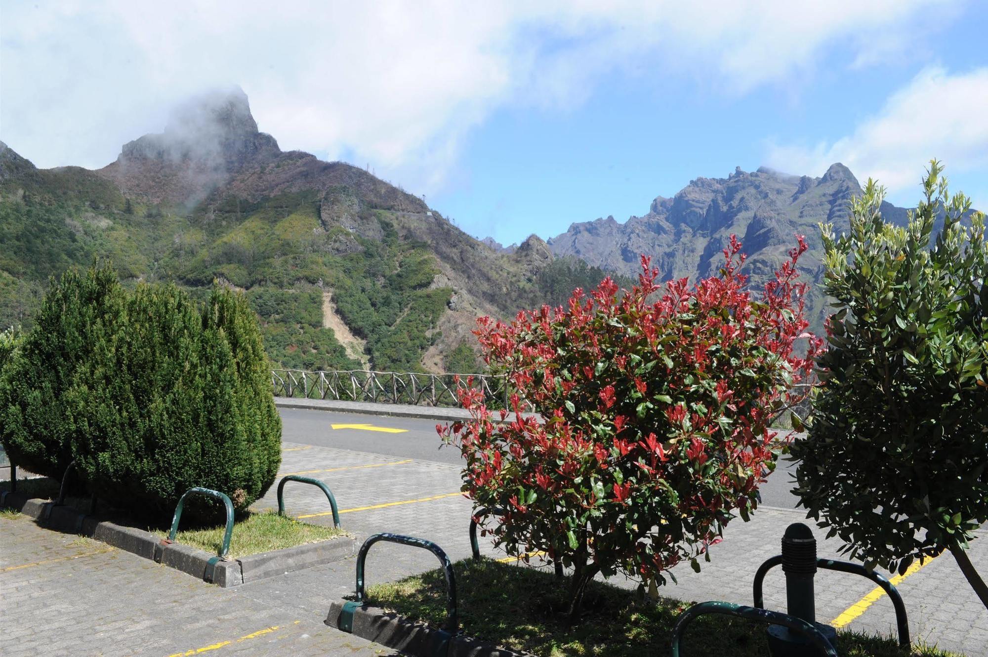 ホテル Encumeada Serra de Água エクステリア 写真